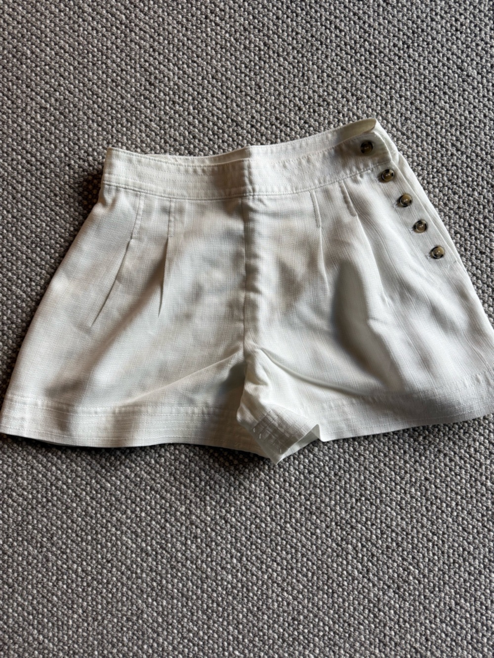 Club Monaco White High-Waist Buttoned Side Shorts